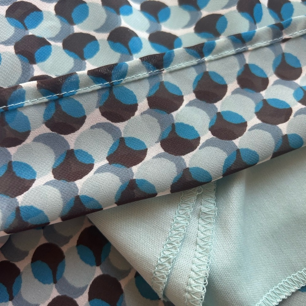 Vintage Y2K Fit and Flare retro dot midi dress. Lined. Tie back. Geometric. - Picture 12 of 13